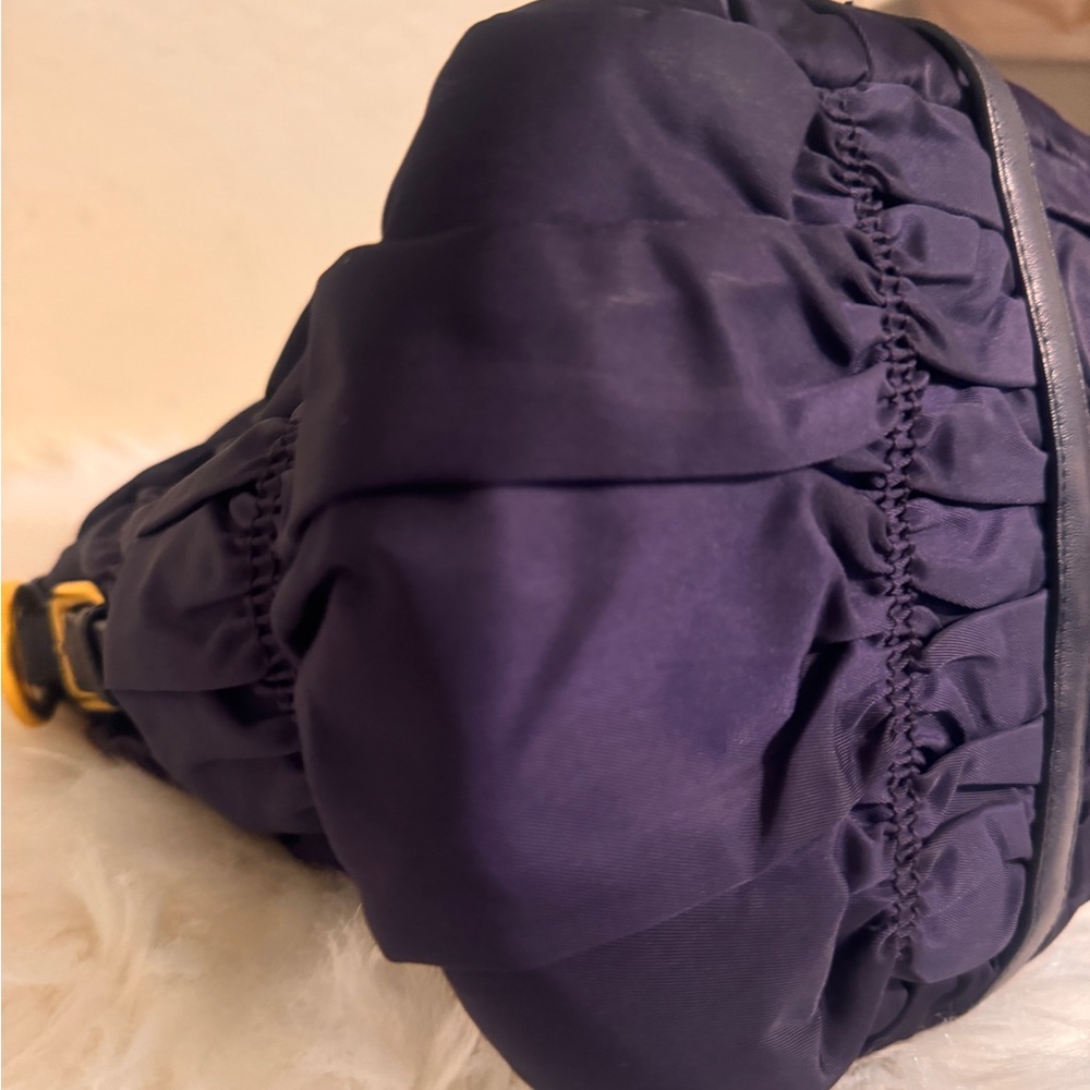 Authentic Prada tote bag - Picture 8 of 10